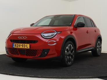SPOTICAR Fiat 600 1.2 Hybrid La Prima Yp Tweedehands - Suv Hybride Rood - Den Haag - 1200290472_1