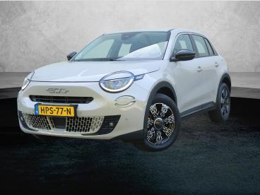 SPOTICAR Fiat 600 1.2 110pk Urban | Camera | Stoelverwarming | Navig Tweedehands - Suv Hybride Grijs - De Meern - 1200292971_1