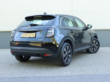 SPOTICAR Fiat 600 1.2 110pk Urban | Camera | Stoelverwarming | Navig Tweedehands - Suv Hybride Zwart - De Meern - 1200292973_2