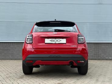 SPOTICAR Fiat 600 Hybrid Turbo Charged 110 Pk Automaat Pop | Winter Tweedehands - Suv Benzine Rood - Doetinchem - 1200293106_5