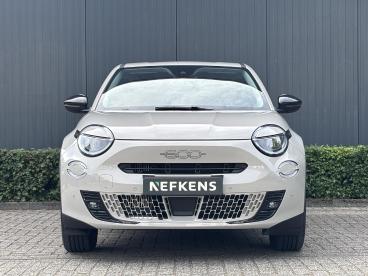SPOTICAR Fiat 600 1.2 Hybrid 110pk Urban Automaat | Navigatie | Stoe Tweedehands - Suv Hybride Grijs - Baarn - 1200293352_2