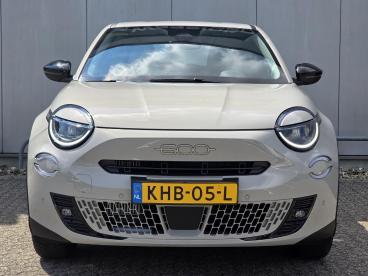 SPOTICAR Fiat 600 110pk Hybrid Icon Automaat | Navigatie | Parkeerca Tweedehands - Suv Benzine Beige - Zutphen - 1200293696_2
