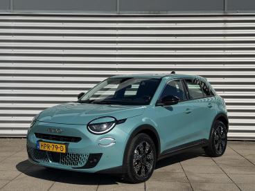 SPOTICAR Fiat 600 1.2 Hybrid Urban 100pk | Automaat | Navigatie | Ca Tweedehands - Suv Benzine Blauw - Velp - 1200294504_1