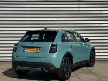 SPOTICAR Fiat 600 1.2 Hybrid Urban 100pk | Automaat | Navigatie | Ca Tweedehands - Suv Benzine Blauw - Velp - 1200294504_3