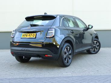 SPOTICAR Fiat 600 1.2 110pk Urban | Camera | Stoelverwarming | Navig Tweedehands - Suv Hybride Zwart - Eindhoven - 1200294848_3