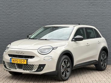 SPOTICAR Fiat 600 1.2 Hybrid Urban | 1e Eigenaar | Stoelverwarming | Tweedehands - Suv Hybride Grijs - Hengelo - 1200295417_1
