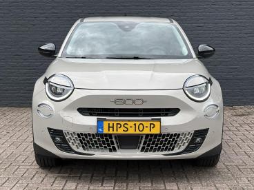 SPOTICAR Fiat 600 1.2 Hybrid Urban | 1e Eigenaar | Stoelverwarming | Tweedehands - Suv Hybride Grijs - Hengelo - 1200295417_2