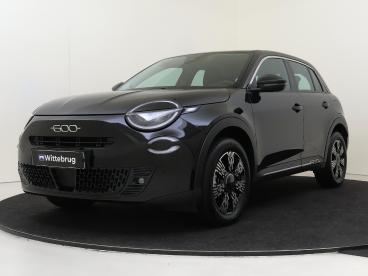 SPOTICAR Fiat 600 1.2 Hybrid Urban | Camera | Climate Control | Navi Tweedehands - Suv Hybride Zwart - Bergschenhoek - 1200295578_1