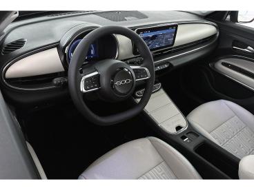 SPOTICAR Fiat 600 1.2 Hybrid La Prima / Navi / Leer / Clima / Carpla Tweedehands - Suv Hybride Zwart - Amsterdam - 1200296937_5