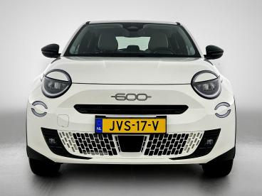 SPOTICAR Fiat 600 1.2 145pk Hybrid Icon Automaat | Apple Carplay/and Tweedehands - Suv Hybride Wit - Eindhoven - 1200297482_4