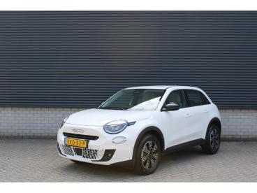 SPOTICAR Fiat 600 1.2 Hybrid Sport Tweedehands - Suv Hybride Wit - Venlo - 1200302161_1