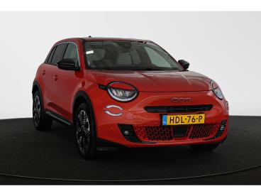 SPOTICAR Fiat 600 600e La Prima 54 Kwh Pt. Lease Va €499,- Leder Achterui Tweedehands - Suv Elektrisch Oranje - Almere - 1200286680_2