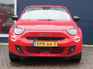 SPOTICAR Fiat 600 600e Urban 54 Kwh 407 Km Wltp | Camera | Soh 100% | App Tweedehands - Suv Elektrisch Rood - Nijkerk - 1200287506_4