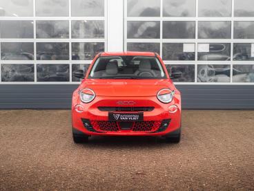 SPOTICAR Fiat 600 600e La Prima 54 Kwh | 17% Bijtelling | Carplay | Elek. Tweedehands - Suv Elektrisch Oranje - Waddinxveen - 1200297472_2