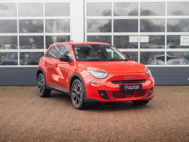SPOTICAR Fiat 600 600e La Prima 54 Kwh | 17% Bijtelling | Carplay | Elek. Tweedehands - Suv Elektrisch Oranje - Waddinxveen - 1200297472_3