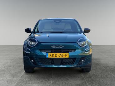 SPOTICAR Fiat 600 600e La Prima Ev 54kwh 156pk | Pack Dolce Vita | Pack W Tweedehands - Suv Elektrisch Blauw - Dordrecht - 1200297622_5