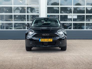 SPOTICAR Fiat 600 600e La Prima 54 Kwh | Pack Winter Tweedehands - Suv Elektrisch Zwart - Waddinxveen - 1200298507_2