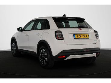 SPOTICAR Fiat 600 600e Red 54 Kwh Apple Carplay Climate Control Soh 95% Tweedehands - Suv Elektrisch Wit - Mijdrecht - 1200302960_4