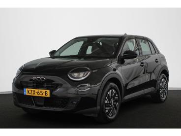 SPOTICAR Fiat 600 600e Red 54 Kwh Apple Carplay Climate Control Tweedehands - Suv Elektrisch Zwart - Almere - 1200303571_1