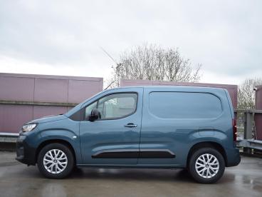 SPOTICAR Fiat Doblo E-doblo L1 50 Kwh | 3-zitplaatsen | Navigatie Incl. Apple Tweedehands - Bedrijfswagen Elektrisch Blauw - Alphen Aan Den Rijn - 1200283712_3