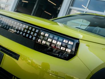 SPOTICAR Fiat Grande Panda La Prima 11 Kw 44 Kwh | Uit Voorraad Leverbaar | C Tweedehands - Suv Elektrisch Geel - Waddinxveen - 1200284360_3