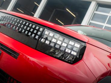 SPOTICAR Fiat Grande Panda Red 11 Kw 44 Kwh | Uit Voorraad Leverbaar | Airco Tweedehands - Suv Elektrisch Rood - Waddinxveen - 1200284364_2