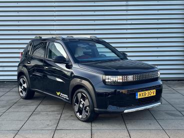 SPOTICAR Fiat Grande Panda La Prima 11 Kw 44 Kwh Navigatie | Camera | Climate Tweedehands - Suv Elektrisch Zwart - Velp - 1200286381_2