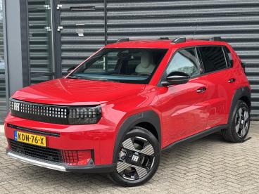 SPOTICAR Fiat Grande Panda La Prima 11 Kw 44 Kwh 6+2 Jaar Garantie Tweedehands - Suv Elektrisch Rood - Almere - 1200290953_1