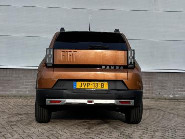 SPOTICAR Fiat Grande Panda Hybrid 100pk Edct6 La Prima | Stoel- En Stuurverwa Tweedehands - Hatchback Hybride Bruin - Doetinchem - 1200292013_5