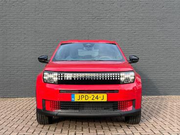 SPOTICAR Fiat Grande Panda 44kwh 113pk Red | Sensoren Achter | Cruise Control Tweedehands - Hatchback Elektrisch Rood - Hengelo - 1200292070_2