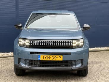 SPOTICAR Fiat Grande Panda 1.2 Hybrid 100pk Edct6 Icon | Pack Tech | Apple Ca Tweedehands - Hatchback Hybride Blauw - Nijmegen - 1200292135_2
