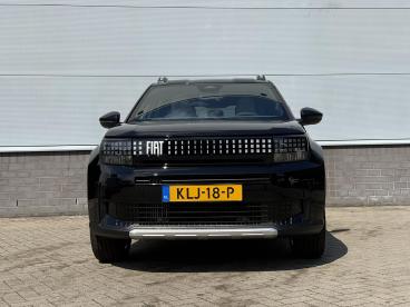 SPOTICAR Fiat Grande Panda La Prima 44 Kwh | Winter Pack | Camera | Navigatie Tweedehands - Suv Hybride Zwart - Doetinchem - 1200297979_2