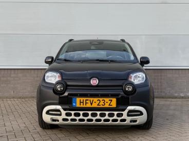 SPOTICAR Fiat Panda Pandina 1.0 70pk Hybrid | Navigatie Via App | Airc Tweedehands -  Hybride Zwart - Doetinchem - 1200273792_2