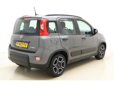 SPOTICAR Fiat Panda 1.0 Hybrid City Life | Navigatie Via Carplay | 3 Z Tweedehands -  Benzine Grijs - Leeuwarden - 1200276584_2