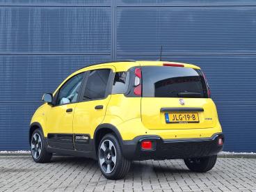 SPOTICAR Fiat Panda 1.0 70pk Pandina | Cruise Control | Airco | Apple Tweedehands -  Hybride Geel - Nijmegen - 1200292137_3