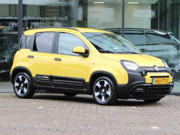 SPOTICAR Fiat Panda 1.0 Hybrid Pandina | Airco / Cruise / Bluetooth Tweedehands -  Benzine Geel - Tiel - 1200296106_1