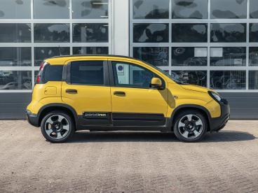 SPOTICAR Fiat Panda 1.0 Hybrid Pandina Cross L Airco L Carplay L Pdc Tweedehands -  Benzine Geel - Waddinxveen - 1200297052_4