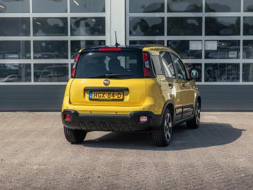 SPOTICAR Fiat Panda 1.0 Hybrid Pandina Cross L Airco L Carplay L Pdc Tweedehands -  Benzine Geel - Waddinxveen - 1200297052_5