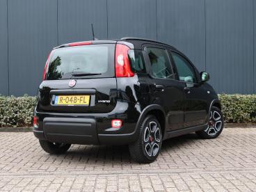 SPOTICAR Fiat Panda 1.0 Hybrid City Life | Airco | 5 Persoons | Blueto Tweedehands -  Hybride Zwart - Baarn - 1200301325_5