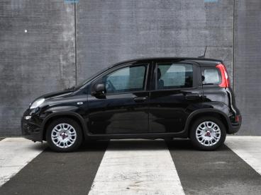 SPOTICAR Fiat Panda Urban 1.0 Hybrid 70pk Pdc Achter | Dab Radio | Air Tweedehands -  Benzine Zwart - Sittard - 1200301759_3