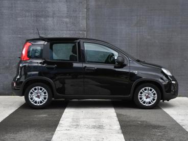 SPOTICAR Fiat Panda Urban 1.0 Hybrid 70pk Pdc Achter | Dab Radio | Air Tweedehands -  Benzine Zwart - Sittard - 1200301759_4