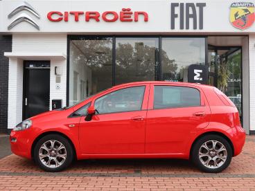 SPOTICAR Fiat Punto 0.9 Twinair Turbo 100pk 5d Sempre, Rijklaarprijs | Tweedehands -  Benzine Rood - Ommen - 1200295511_2