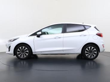 SPOTICAR Ford Fiesta 125pk Hybrid Titanium | 1ste Eigenaar | Trekhaak | Tweedehands -  Benzine Wit - Oirschot - 1200303375_2