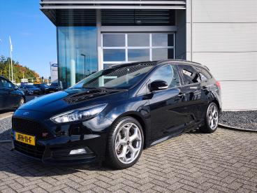 SPOTICAR Ford Focus 2.0 Ecoboost 250pk St-2 | Navigatie | Xenon | Stoe Tweedehands - Stationwagen Benzine Zwart - Venray - 1200279930_2