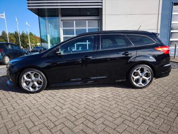 SPOTICAR Ford Focus 2.0 Ecoboost 250pk St-2 | Navigatie | Xenon | Stoe Tweedehands - Stationwagen Benzine Zwart - Venray - 1200279930_3