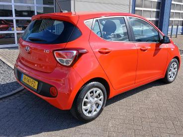 SPOTICAR Hyundai I10 1.0i 66pk Comfort | Navigatie | Airco | Parkeersen Tweedehands -  Benzine Rood - Venray - 1200274896_5