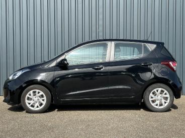 SPOTICAR Hyundai I10 1.0i 66pk Comfort I All Season I Navigatie I Cruis Tweedehands -  Benzine Zwart - Ruurlo - 1200290917_2