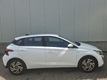 SPOTICAR Hyundai I20 1.0 T-gdi Mhev 100pk Dct Automaat Comfort Smart | Tweedehands -  Hybride Wit - Venlo - 1200282064_4