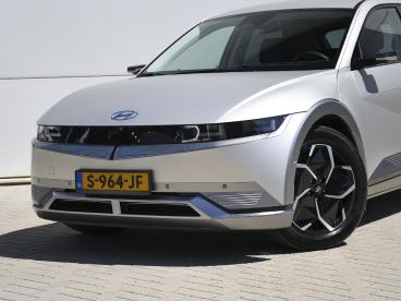 SPOTICAR Hyundai Ionic 5 Ioniq 5 Lounge 77.4 Kwh 228pk Automaat Camera Spiegels | 1 Tweedehands - Suv Elektrisch Zilver - Roermond - 1200295226_2