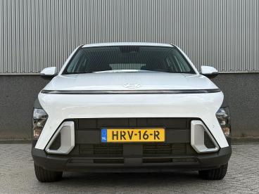SPOTICAR Hyundai Kona I 1.6 Gdi Hev 141pk Dct Comfort | Adaptive Cruise Tweedehands - Suv Hybride Wit - Venlo - 1200282062_2